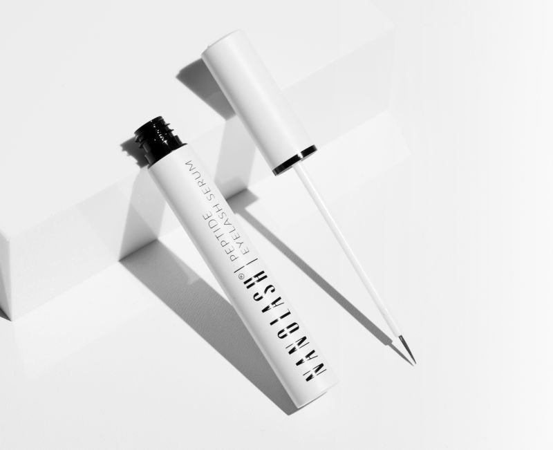 Serul pentru gene cu peptide Nanolash